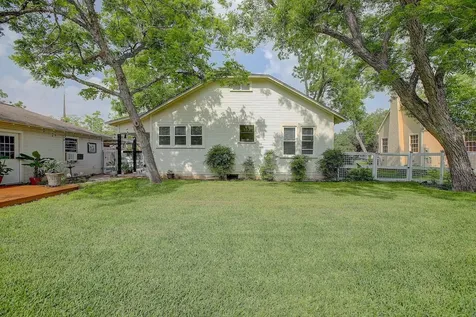 242 S Franklin Street La Grange TX 78945
