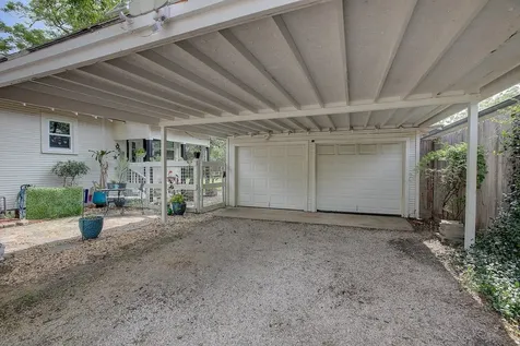 242 S Franklin Street La Grange TX 78945