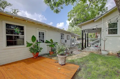 242 S Franklin Street La Grange TX 78945