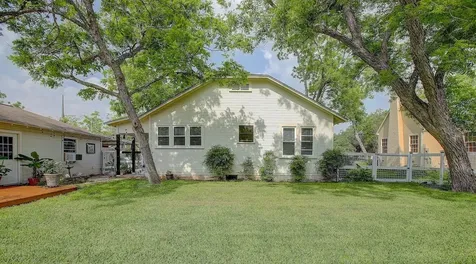 242 S Franklin Street La Grange TX 78945