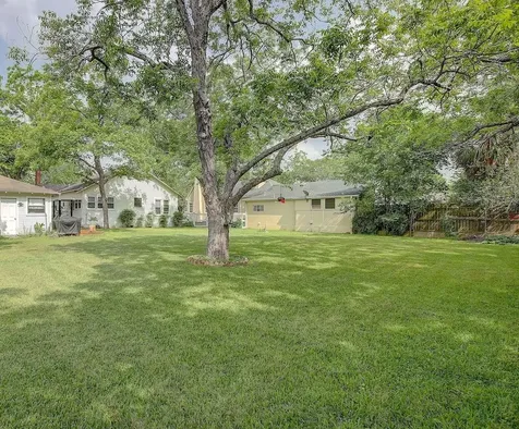 242 S Franklin Street La Grange TX 78945