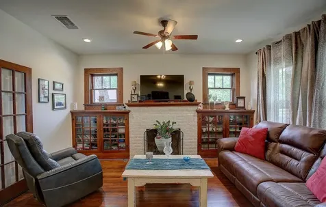 242 S Franklin Street La Grange TX 78945