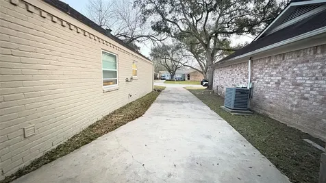 13914 Oakwood Lane Sugar Land TX 77498
