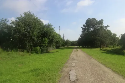 100 Kelly Lane Smith Point TX 77514