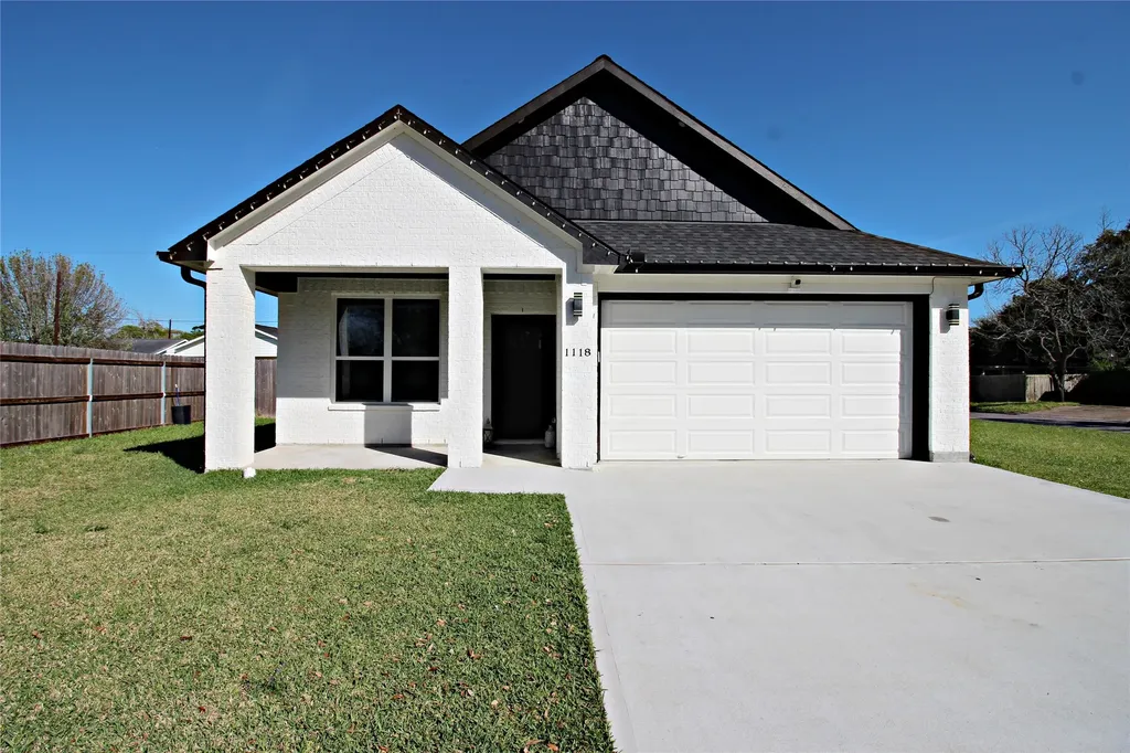 1118 N Shepherd Drive Baytown TX 77520