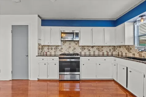 868 Bonita Street Bayou Vista TX 77563