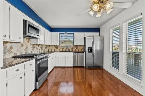 868 Bonita Street Bayou Vista TX 77563