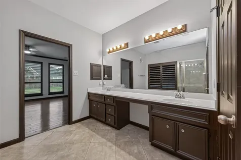 15914 Maple Shores Houston TX 77044