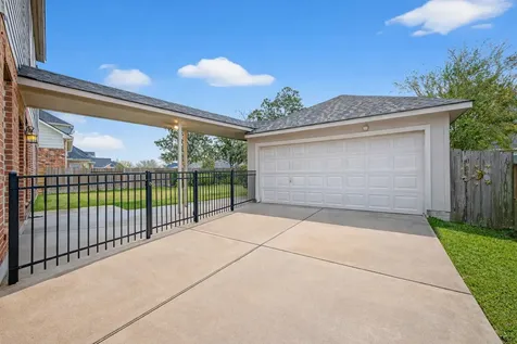 15914 Maple Shores Houston TX 77044