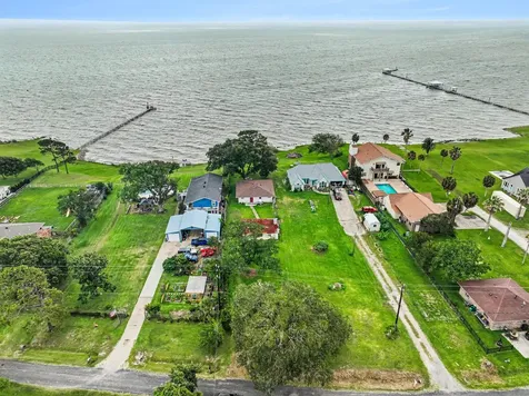 10518 Ocean Drive Beach City TX 77523