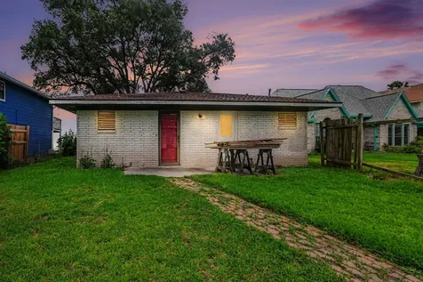 10518 Ocean Drive Beach City TX 77523