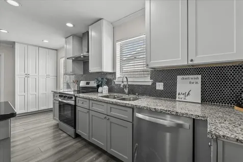 15514 Diana Lane Houston TX 77062