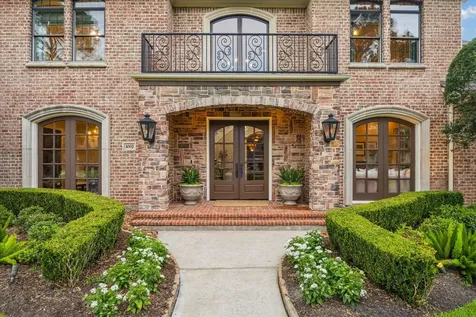 1002 Cowards Creek Court Friendswood TX 77546