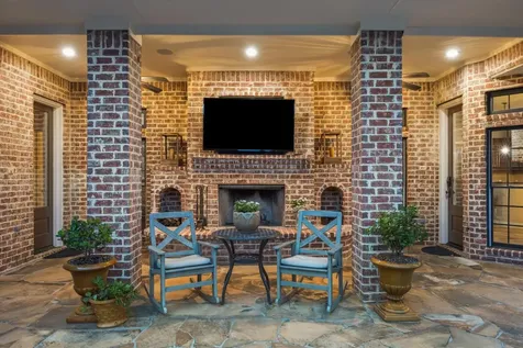 1002 Cowards Creek Court Friendswood TX 77546