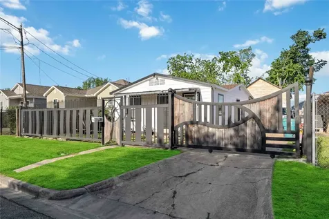 2311 Russell Street Houston TX 77026