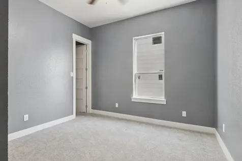 4704 Ward Street Houston TX 77021