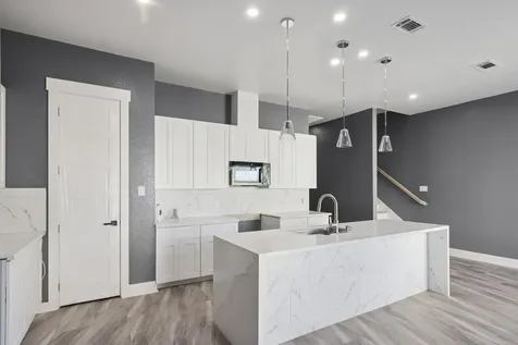 4704 Ward Street Houston TX 77021