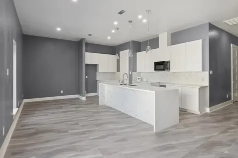 4704 Ward Street Houston TX 77021