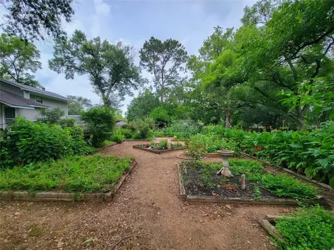 1406 Key Street Brenham TX 77833