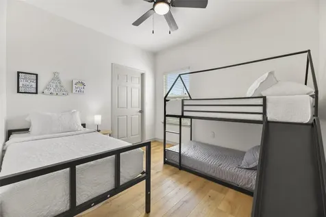 4505 Bernardo De Galvez Galveston TX 77551