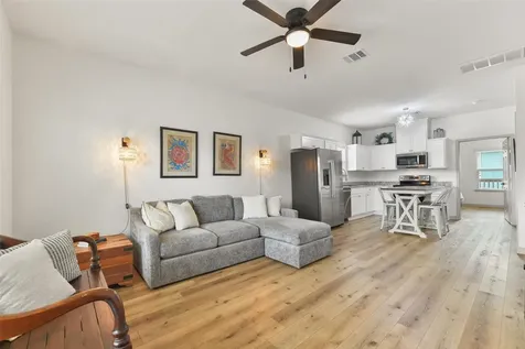 4505 Bernardo De Galvez Galveston TX 77551