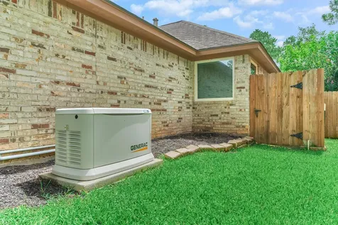 930 Arbor Pine Tomball TX 77375