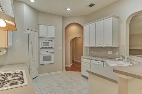 930 Arbor Pine Tomball TX 77375