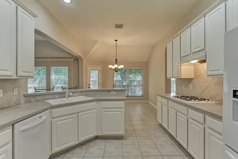 930 Arbor Pine Tomball TX 77375