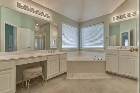 930 Arbor Pine Tomball TX 77375