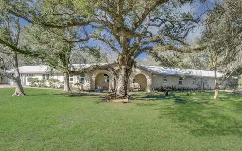4029 County Road 326 Alvin TX 77511