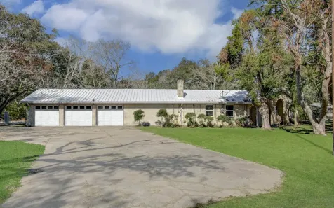 4029 County Road 326 Alvin TX 77511