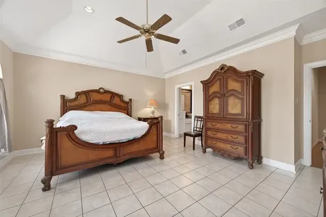 2203 Gleneagles Drive League City TX 77573