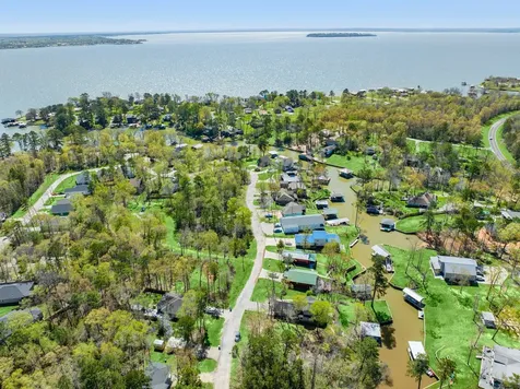 128 W Village Cove Loop Livingston TX 77351