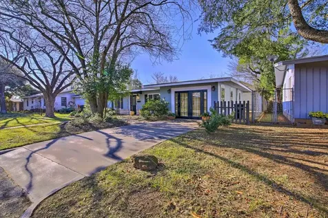 811 W Schubert Street Fredericksburg TX 78624