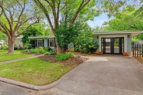 811 W Schubert Street Fredericksburg TX 78624