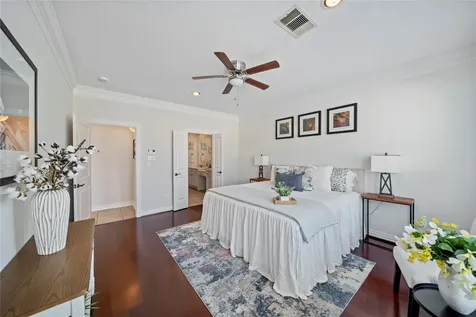 2011 Spring Cedar Lane Houston TX 77077