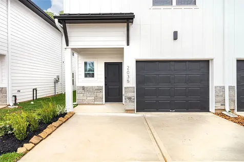 2035 Longmire Villas Court Conroe TX 77304