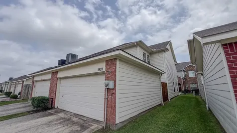 1909 Kemah Village Drive Kemah TX 77565