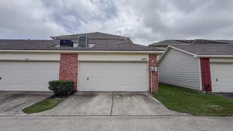 1909 Kemah Village Drive Kemah TX 77565