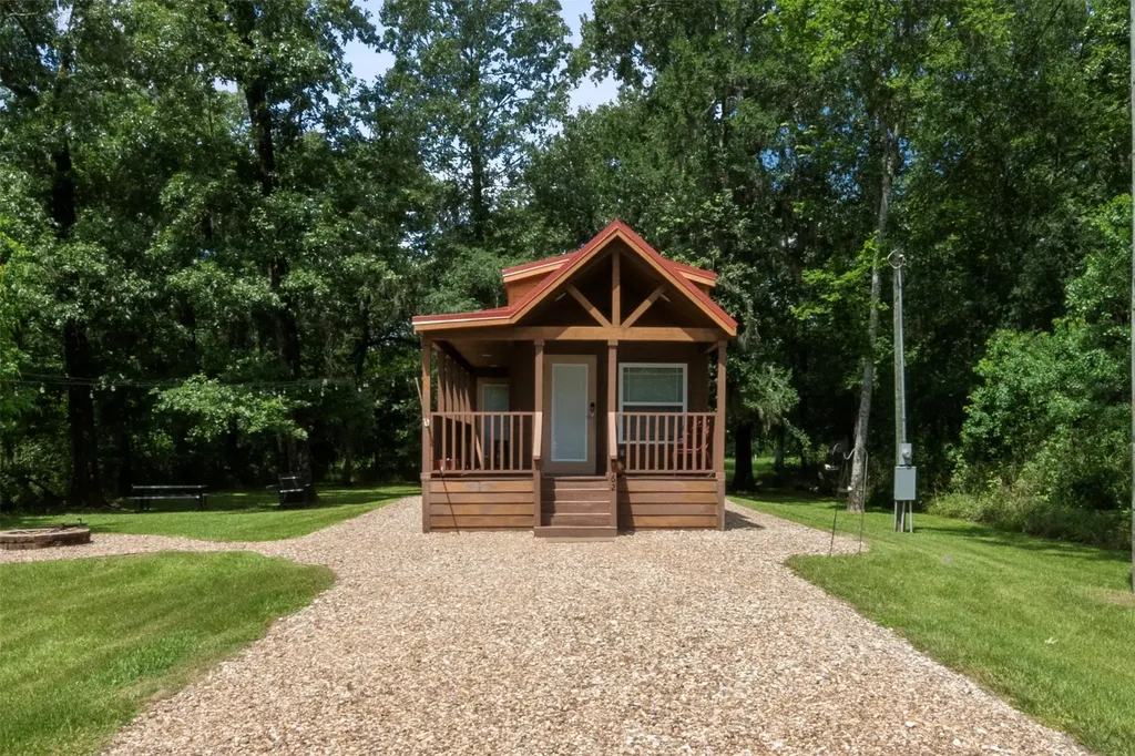 62 Park Court Cleveland TX 77327