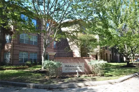 2815 Kings Crossing Drive 319 Kingwood TX 77345