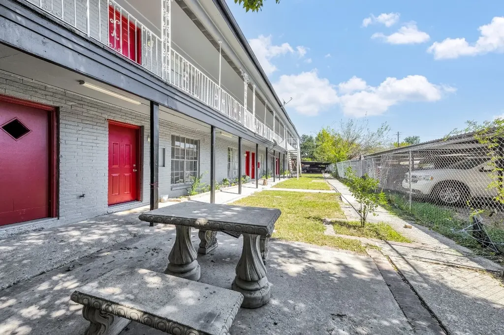 3040 Golfcrest Boulevard 11 Houston TX 77087