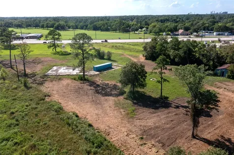 6822 N Highway 146 Baytown TX 77523