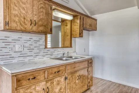 407 W Glenn Street Bellville TX 77418