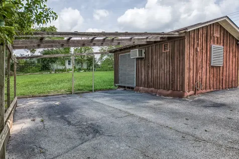 407 W Glenn Street Bellville TX 77418