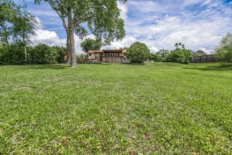 407 W Glenn Street Bellville TX 77418