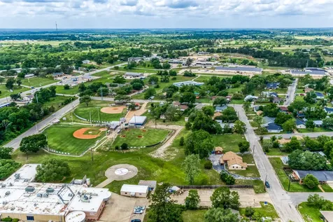 407 W Glenn Street Bellville TX 77418