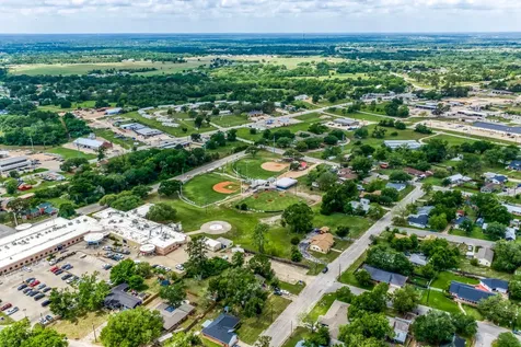 407 W Glenn Street Bellville TX 77418