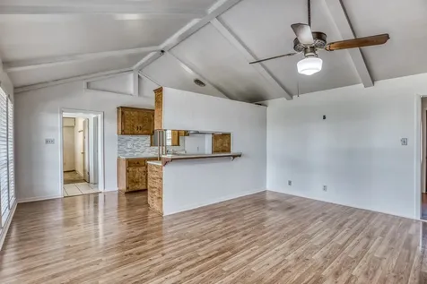 407 W Glenn Street Bellville TX 77418