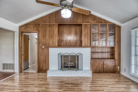 407 W Glenn Street Bellville TX 77418